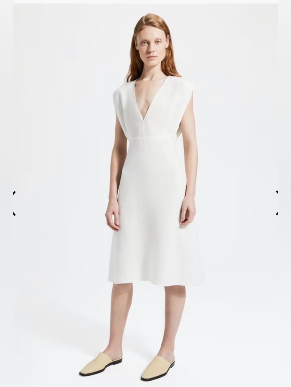 Theory deep v easy dress in pure linen size 6 - like new